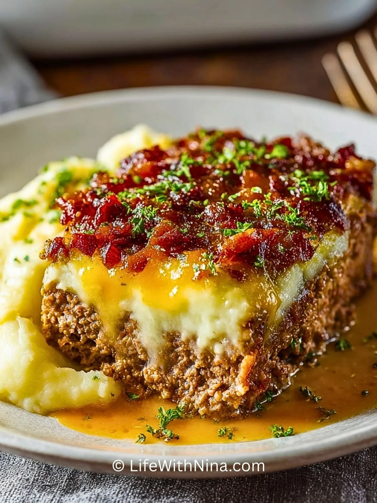 hackbraten-mit-kartoffelpuree-und-kase